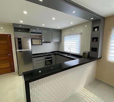 مجمع تجاري متكامل